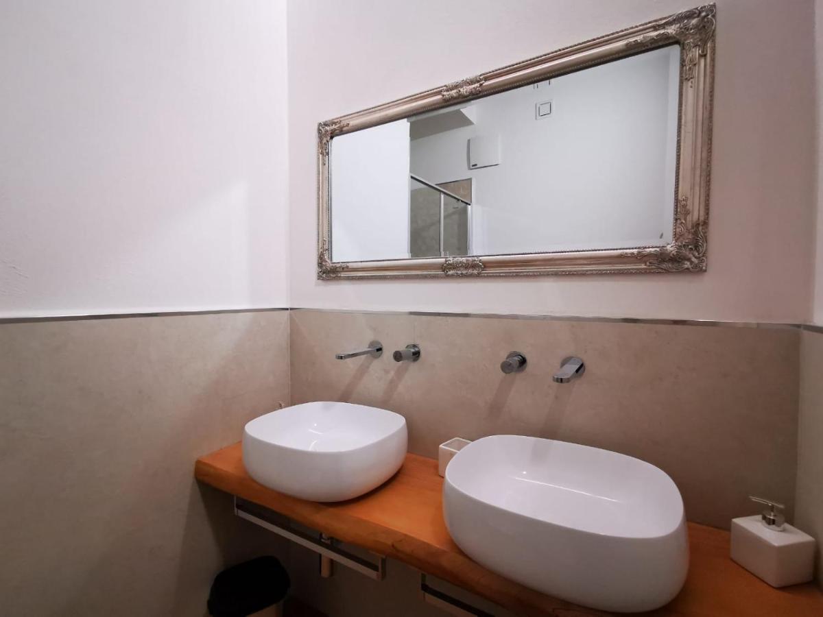 Deluxe 3 Bedroom Flat In Rialto Velence Kültér fotó