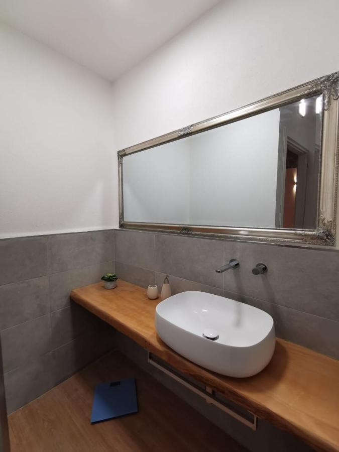 Deluxe 3 Bedroom Flat In Rialto Velence Kültér fotó